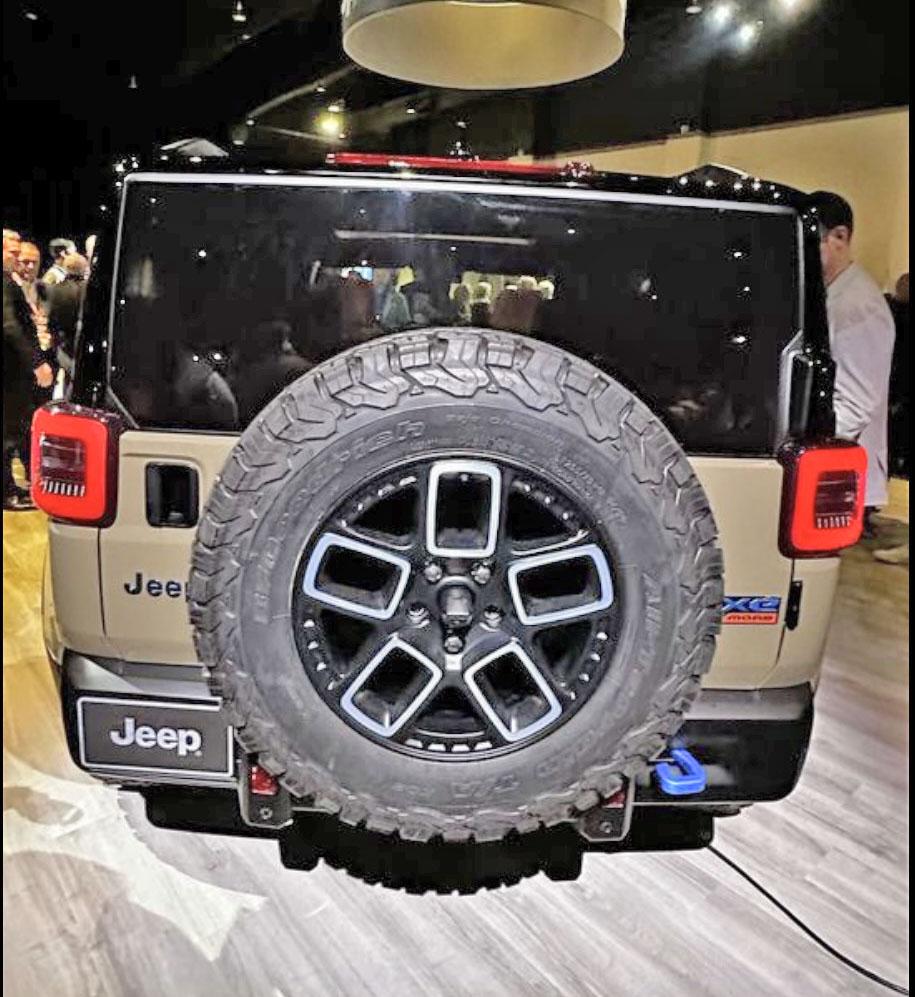 Toyota Compact Cruiser First Real Life Look! 2025 Jeep Recon Moab 4xe Concept Shown to Dealers at Stellantis Event 15e070ef-18b2-4b93-a847-2dd731e2bb54-