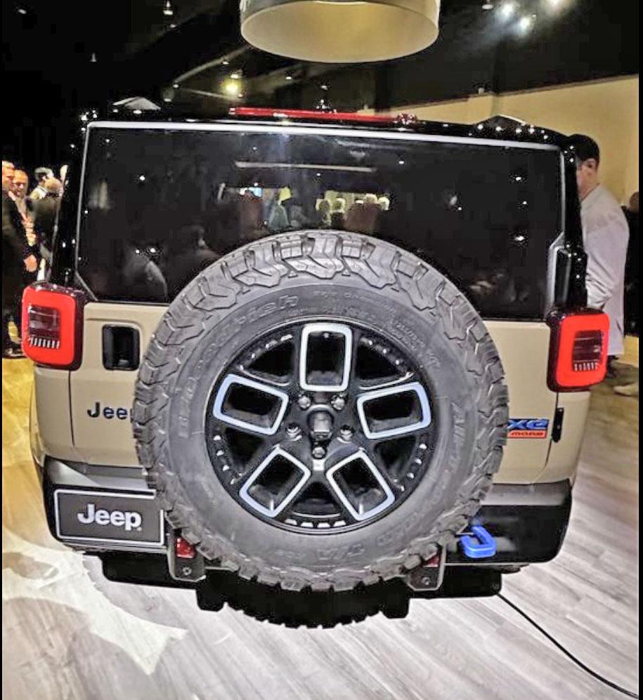 Toyota Compact Cruiser First Real Life Look! 2025 Jeep Recon Moab 4xe Concept Shown to Dealers at Stellantis Event 15E070EF-18B2-4B93-A847-2DD731E2BB54