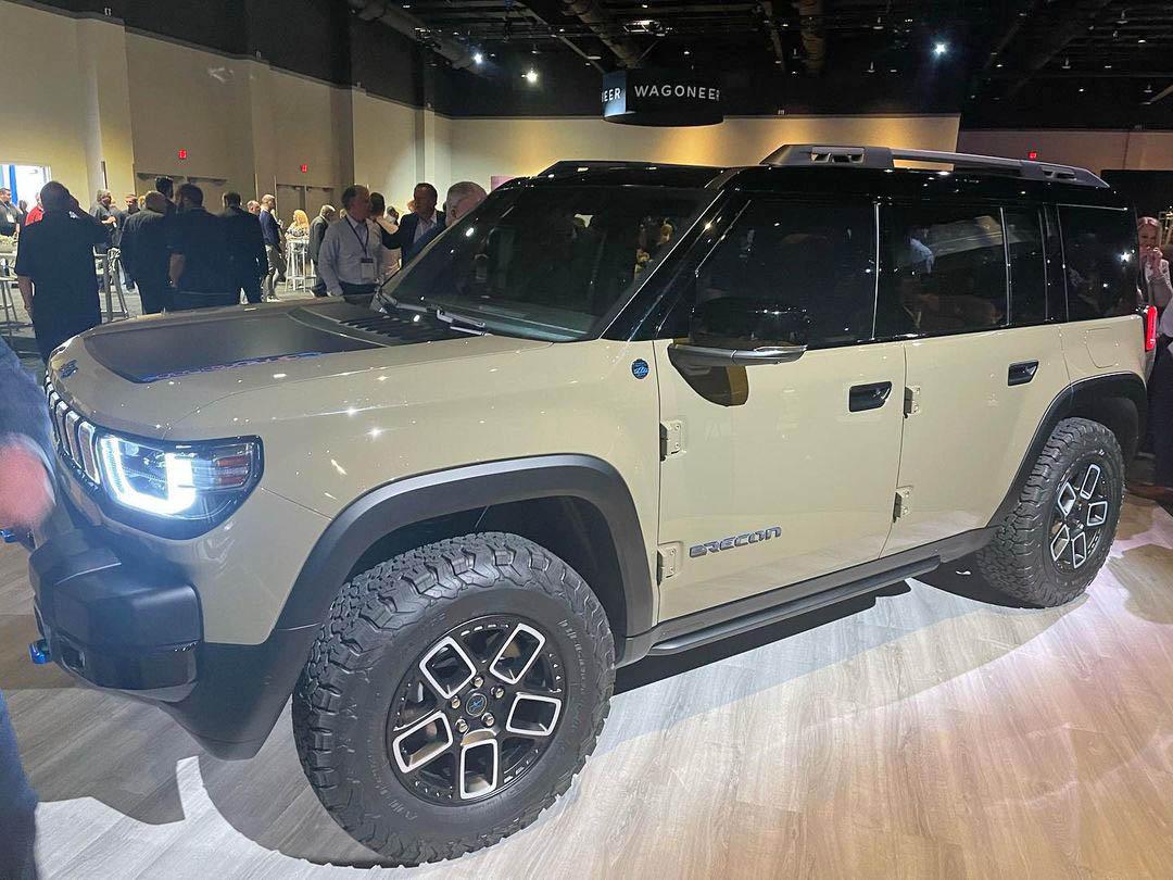 Toyota Compact Cruiser First Real Life Look! 2025 Jeep Recon Moab 4xe Concept Shown to Dealers at Stellantis Event Jeep Recon EV dealer event look1